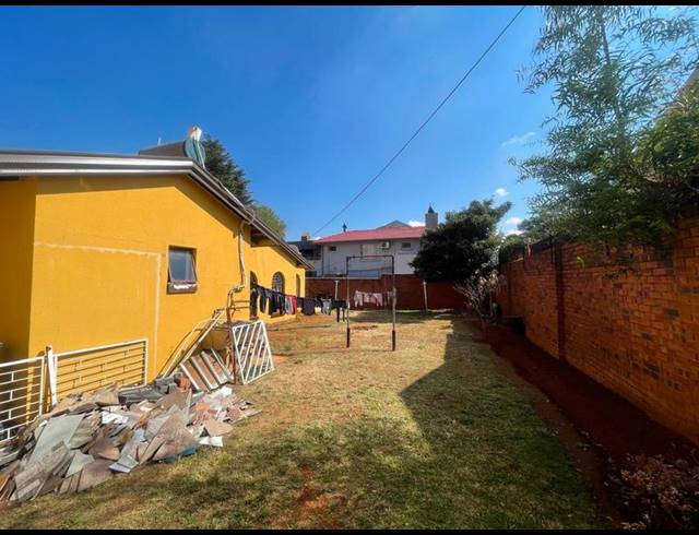 4 BEDROOM HOUSE FOR SALE IN LENASIA SOUTH